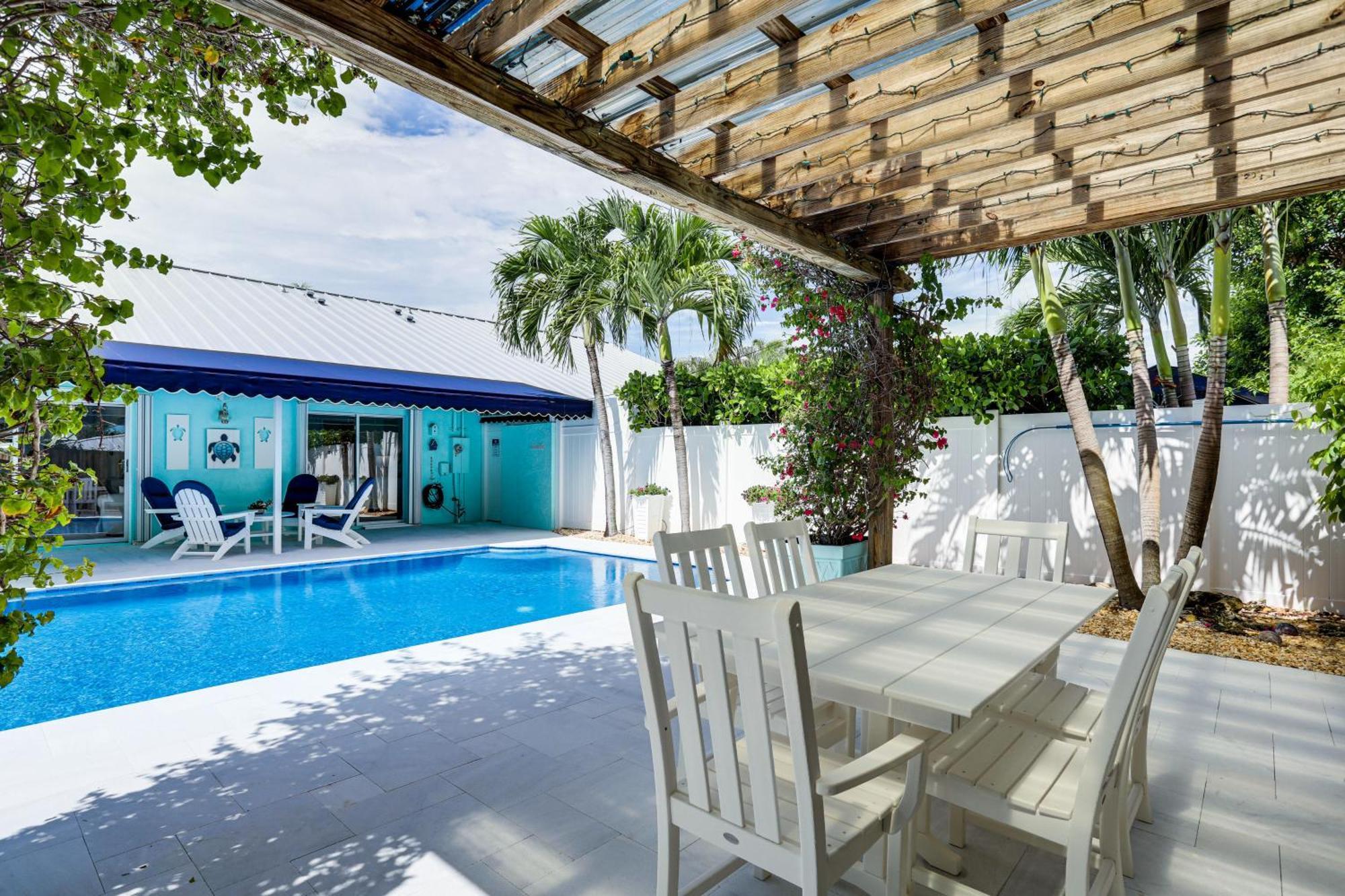 Coastal Villa With Private Yard And Heated Pool! North Palm Beach Eksteriør bilde