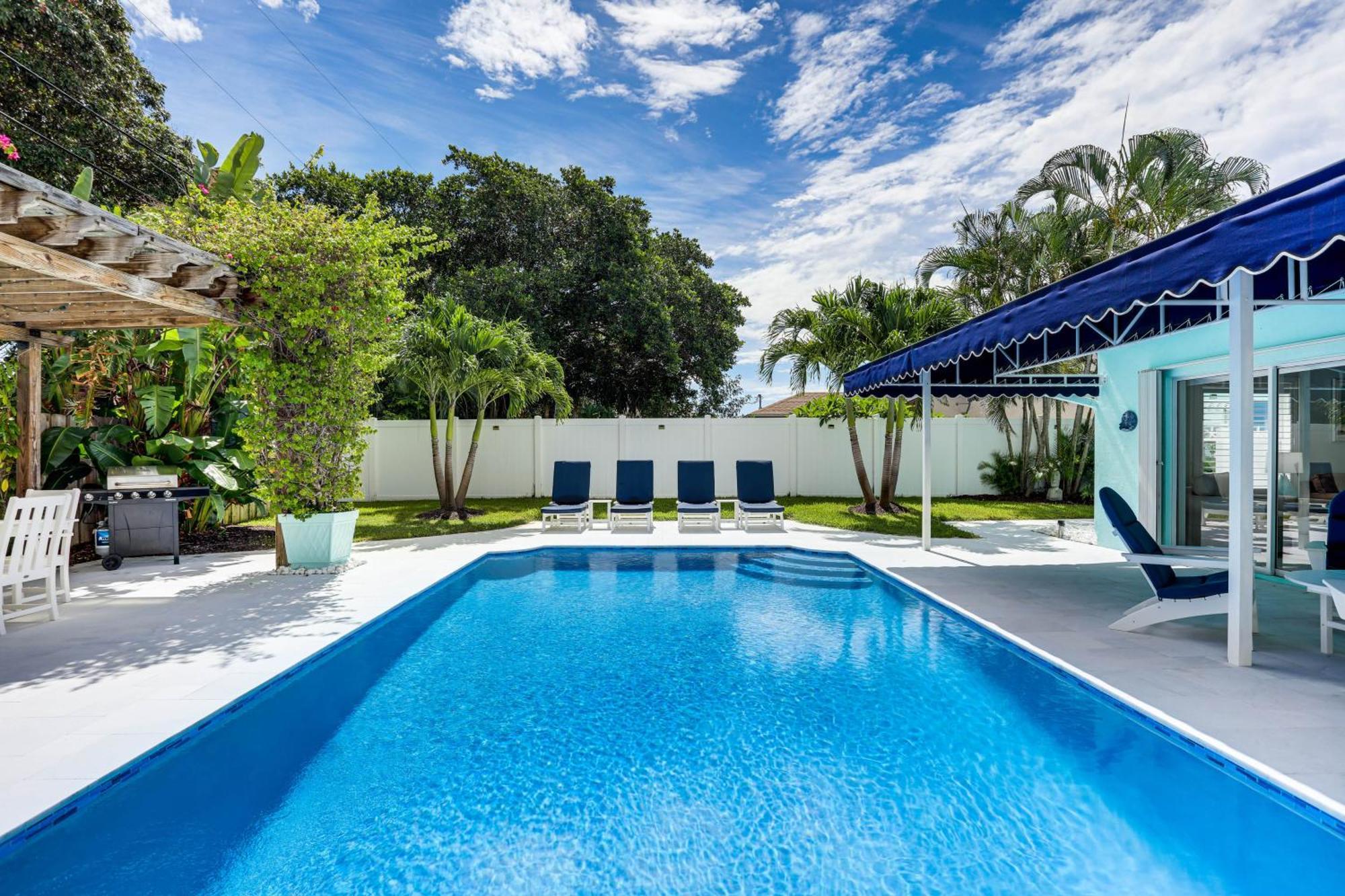 Coastal Villa With Private Yard And Heated Pool! North Palm Beach Eksteriør bilde