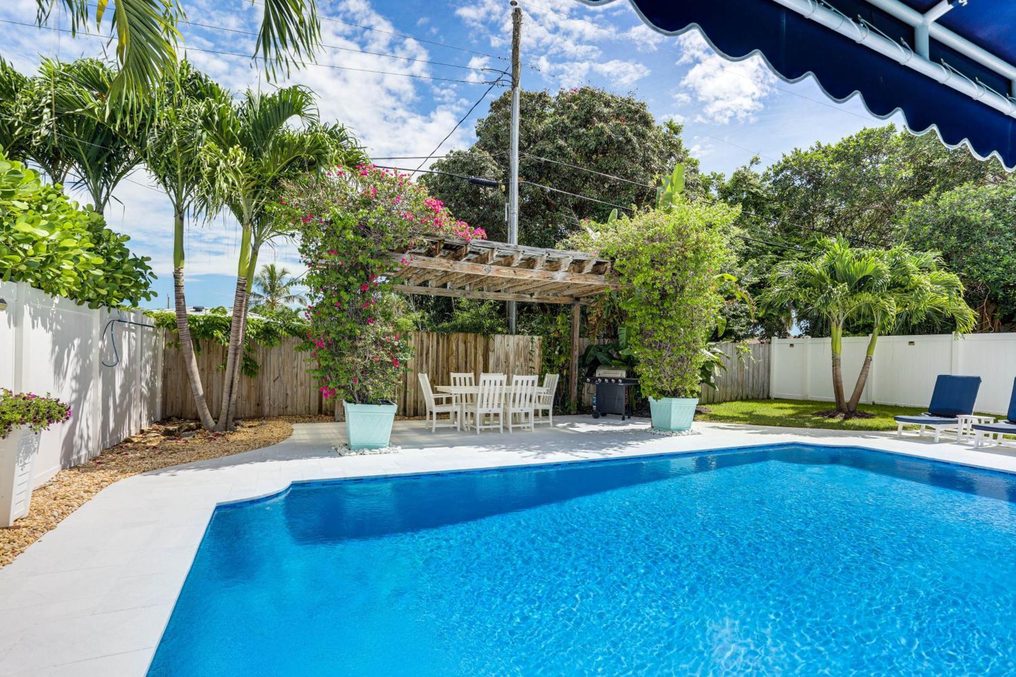 Coastal Villa With Private Yard And Heated Pool! North Palm Beach Eksteriør bilde
