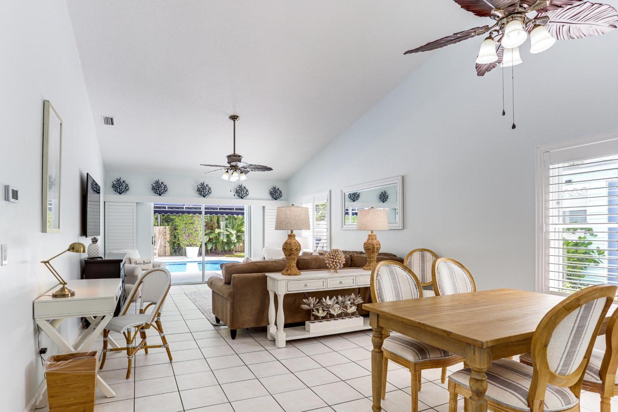 Coastal Villa With Private Yard And Heated Pool! North Palm Beach Eksteriør bilde